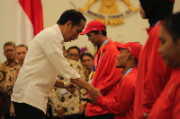 Pemberian bonus untuk atlet Asian Para Games 2018 (Foto: Dok BRI)