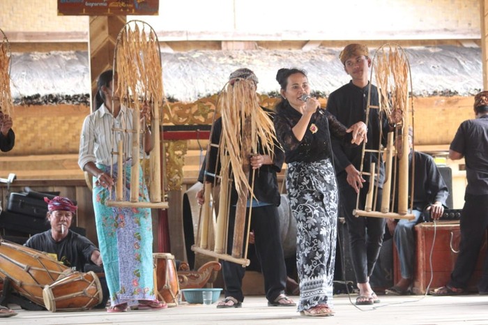 Upacara Adat Syukur Bumi Jadi Pembuka Festival Geopark Ciletuh