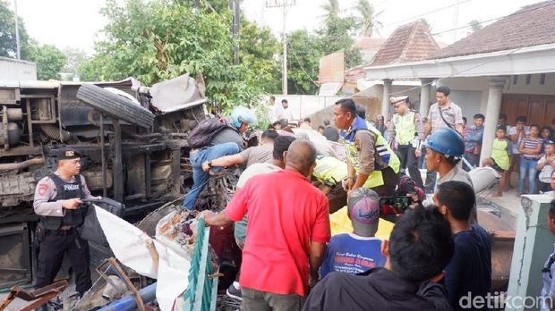 Laka Maut di Boyolali, Diduga Rem dan Setir Bus Tak Fungsi