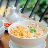 Gurih Lembut Bubur Oriental di 5 Tempat Makan Ini
