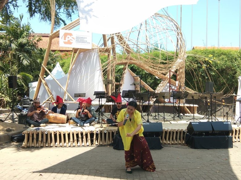 Panggung Bambu yang Tak Pernah Sepi di Indonesia Pavilion Panggung Bambu yang Tak Pernah Sepi di Indonesia Pavilion