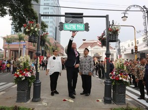 Kisah Palestine Walk di Kawasan Alun-alun Bandung