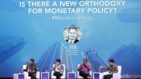 Dalam seminar itu, Perry pun menjabarkan upaya Bank Indonesia dalam menangani arus modal keluar. Menurutnya ada tiga hal yang telah dilakukan oleh Bank Indonesia diantaranya, mempertimbangkan perbedaan suku bunga, mengurangi pergerakan kurs tukar yang irasional menggunakan manajemen aliran modal yaitu dengan intervensi ganda, dan juga mengukur dan menggabungkan risiko premia menjadi suku bunga.