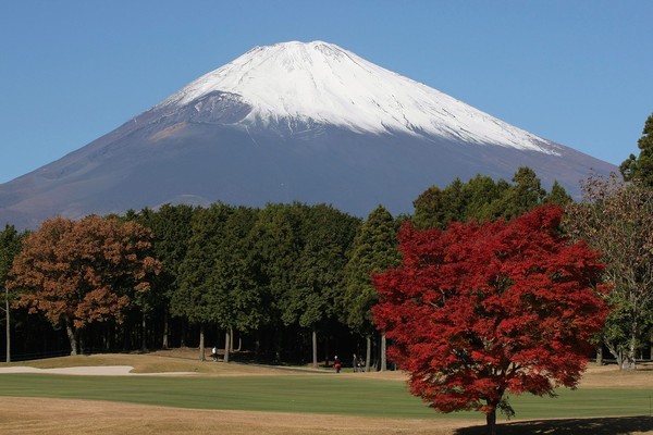 Tidak tahu siapa yang pertama kali medaki Gunung Fuji namun banyak yang meyakin seorang biarawan yang mendaki gunung sekitar tahun 663 M. Sedangkan orang non-Jepang yang pertama kali mendaki bernama Sir Rutherford Alcock,. (Koichi Kamoshida/Getty Images) Tidak tahu siapa yang pertama kali medaki Gunung Fuji namun banyak yang meyakin seorang biarawan yang mendaki gunung sekitar tahun 663 M. Sedangkan orang non-Jepang yang pertama kali mendaki bernama Sir Rutherford Alcock,. (Koichi Kamoshida/Getty Images)