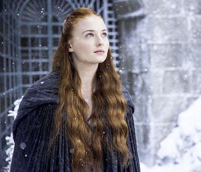 Tak hanya rambut pirang platinum, rambut cokelat kemerahan juga sempat jadi tren berkat serial ini. Terinspirasi dari karakter Sansa Stark dan Melisandre. Foto: istimewa