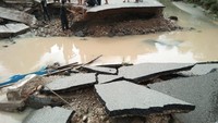 Menurut Kepala BPBD Sumut Riadil Lubis, ada 10 korban tewas serta 10 orang lain yang masih hilang di Madrasah di Desa Ulu Pungkut.  (Foto: dok. istimewa/BPBD Sumut)