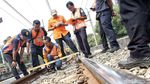 Begini Penampakan Kereta Anjlok di Palmerah