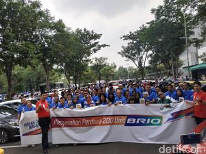 Setelah 3 Bulan, Honda Serahkan 200 Brio Model Baru ke Pemiliknya