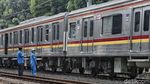 Begini Penampakan Kereta Anjlok di Palmerah