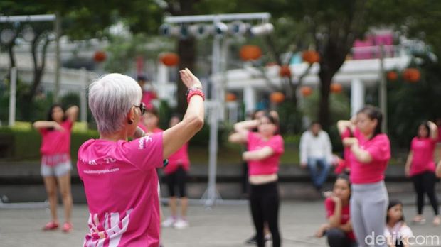 Dance sehat SADARI komunitas Lovepink