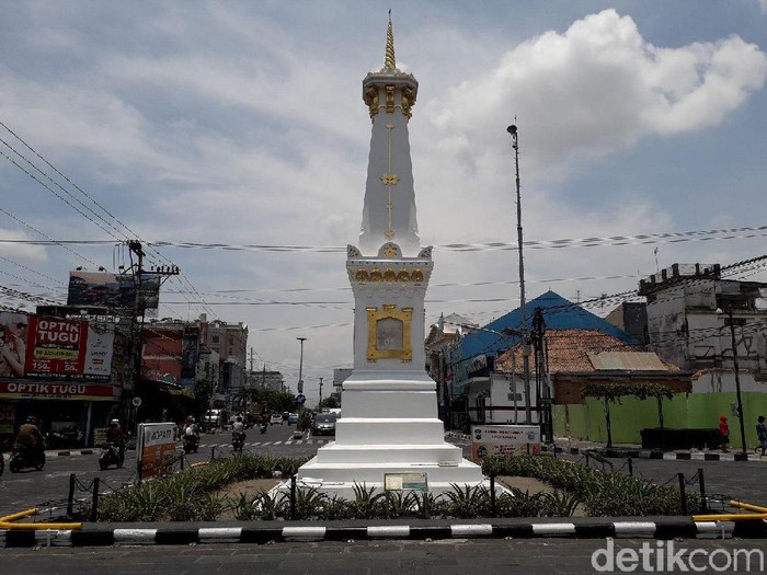 Tugu Yogyakarta di hari tanpa bayangan pukul 11.24 WIB, Sabtu (13/10/2018).
