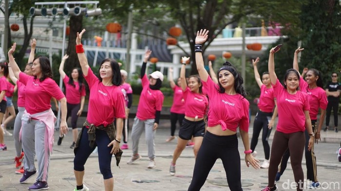 Zumba bisa jadi salah satu pilihan olahraga pagi (Foto: Annissa/detikHealth) Zumba bisa jadi salah satu pilihan olahraga pagi (Foto: Annissa/detikHealth)