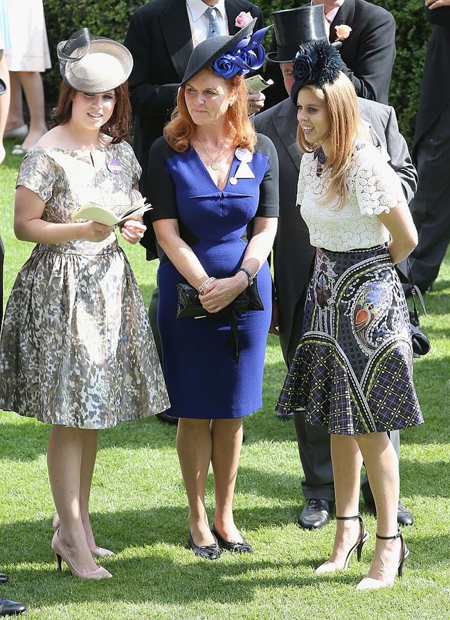 Anggota kerajaan Inggris yang kini disebut sebagai Andrew Mountbatten Windsor memiliki dua putri dari pernikahannya dengan Sarah Ferguson bernama Beatrice dan Eugenie.Foto: Getty Images