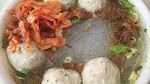 Awali Hari Sabtu dengan Sarapan Mie Bakso Ikan yang Gurih Hangat