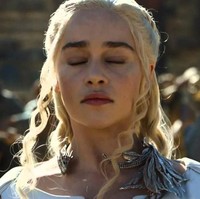 Alis tebal dan tegas juga jadi tren karena Game of Thrones. Tren kecantikan ini masih terinspirasi dari karakter Daenerys yang digambarkan memiliki alis lebat dan berwarna gelap. Foto: istimewa