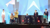Gubernur DKI Jakarta Anies Baswedan hadir dalam penutupan Asian Para Games 2018. Anies bertugas menurunkan dan mengembalikan Bendera Asian Paralympic Committee kepada kepada Presiden APC, Majid Rashed untuk diserahkan kepada wakil tuan rumah Asian Para Games 2022 Hangshou, Wang Hong.