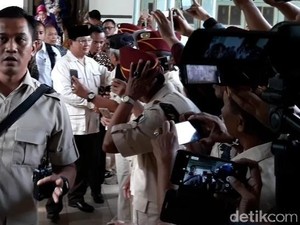 Prabowo ke Solo Kunjungi Mangkunegaran dan Relawan