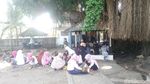 Foto: Tradisi Unik Ziarah Makam Loang Baloq