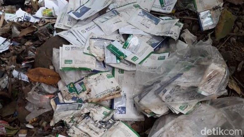 Bupati Pandeglang Salahkan Swasta soal KIS Dibuang ke Tempat Sampah Bupati Pandeglang Salahkan Swasta soal KIS Dibuang ke Tempat Sampah