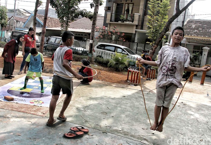 Melestarikan Permainan Tradisional bersama Anak-anak di RPTRA Melati - Cara Melestarikan Permainan Tradisional Gatrik