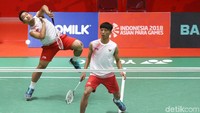 Dheva Anrimusthi/Hafizh Briliansyah Prawiranegara bertanding melawan Suryo Nugroho/Oddie Kurnia Dwi Listiyanto di Istora, Senayan, Jakarta, Sabtu (13/10/2018).