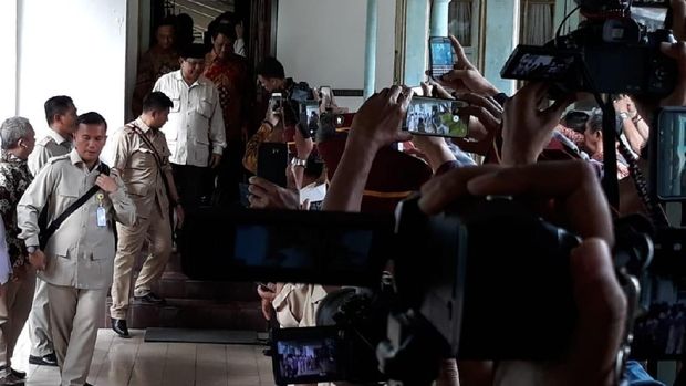 Ke Solo, Prabowo Temui Raja Mangkunegaran Sambil Napak Tilas