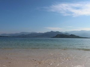 Polewali Mandar Punya Pantai Cantik Buat Libur Akhir Pekan