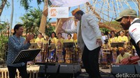 Sri Mulyani mendapat tepuk tangan meriah.