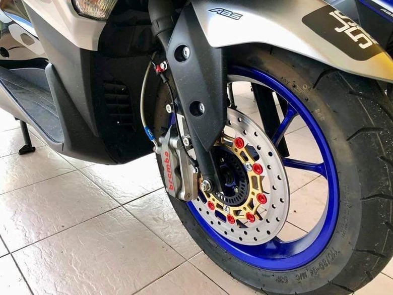 Rem Brembo di Yamaha Aerox 155. Foto: Dok. RSMS Rem Brembo di Yamaha Aerox 155. Foto: Dok. RSMS