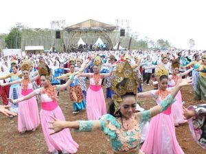 Tari Jipeng di Festival Geopark Ciletuh Sabet Rekor Dunia
