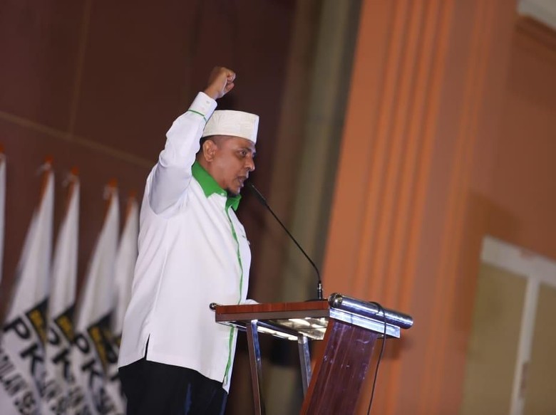 Ketua GNPF-Ulama Bicara Kedekatan dan Alasan Mencintai PKS Ketua GNPF-Ulama Bicara Kedekatan dan Alasan Mencintai PKS