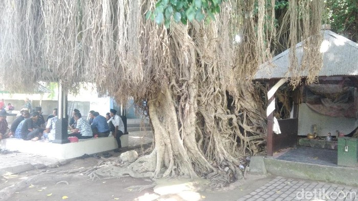 Makam Loang Baloq