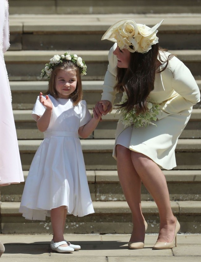 Aksi menggemaskan Putri Charlotte ini juga ia tunjukkan saat jadi bridesmaid di pernikahan Meghan Markle. Lihat saja tingkahnya yang begitu imut.Foto: Getty Images