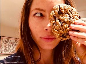 Doyan Makan, Jessica Biel Buktikan Lewat 10 Foto Ini