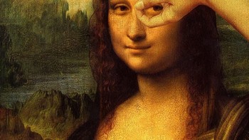 Kekenyangan makan kacang disko, tingkahnya jadi aneh dan malah ikuan Delle Alli Challenge. Foto: Instagram/hayatininevreni