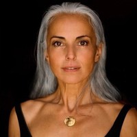 Tidak hanya mengonsumsi makanan organik, ia juga melakukan fitnes, diet sehat, dan menggunakan minyak organik untuk tambahan perawatan rambut dan kulitnya. Yasmina juga melakukan scrub setiap seminggu sekali. Foto: Dok. Instagram @yazemeenah