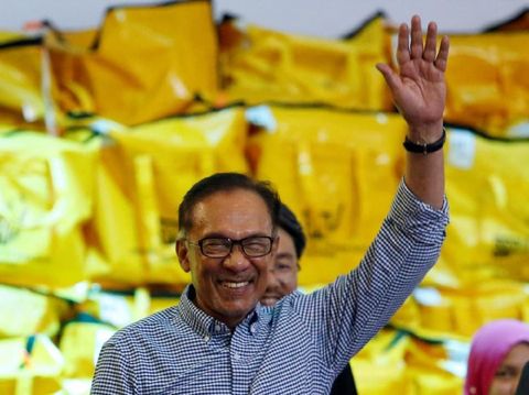 Presiden Partai Keadilan Rakyat (PKR), Anwar Ibrahim