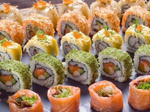 Mau Makan Sushi Enak Sepuasnya? Ke 5 Tempat Ini Aja!