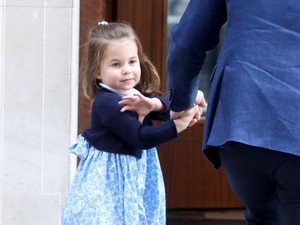Curhat Pangeran William Kesulitan Mengucir Rambut Putri Charlotte