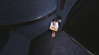 Claustrophobia merupakan istilah untuk fobia pada ruang tertutup. Berada di lift adalah pengalaman menegangkan bagi pengidapnya. (Foto: iStock) 