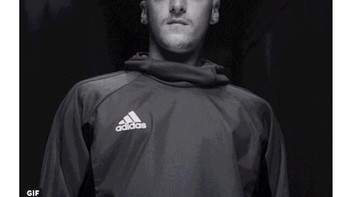 Berhubung Mesut Ozil sudah pensiun, siapa ya yang menjadi kambing hitam Jerman saat ini. Foto: Istimewa