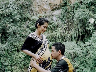 Lagi Hamil, Ardina Rasti Semakin Disayang Suami