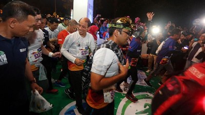 Arcandra Tahar Lepas Peserta Lari BNI ITB Ultra Marathon 2018
