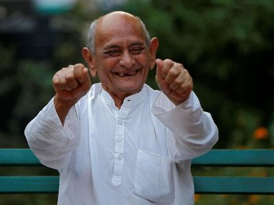 Stres Memikirkan Hari Senin? Ketawain Saja Biar Sehat