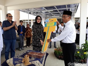 CT ARSA Foundation Serahkan Mobil Iqro untuk Warga Sukoharjo