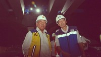Menteri PUPR Basuki Hadimuljono saat blusukan mengecek proyek Jakarta Cikampek Layang, Sabtu malam (13/10/2018). Dok. Kementerian PUPR.