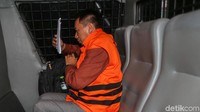 Ali Murtopo melakukan suap kepada Bupati Malang Rendra Kresna. Total mencapai Rp 3,45 miliar. KPK menyebut penerimaan suap itu untuk pembayaran utang kampanye Rendra.