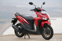 Dipakai Touring Ini Plus Minus Honda Vario 125 vs Yamaha 