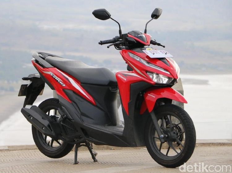 Bermesin 125cc, Pilih Motor Merek Jepang atau Eropa?