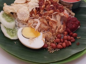 Sarapan Kenyang dan Komplet dengan Nasi Gemuk Khas Jambi